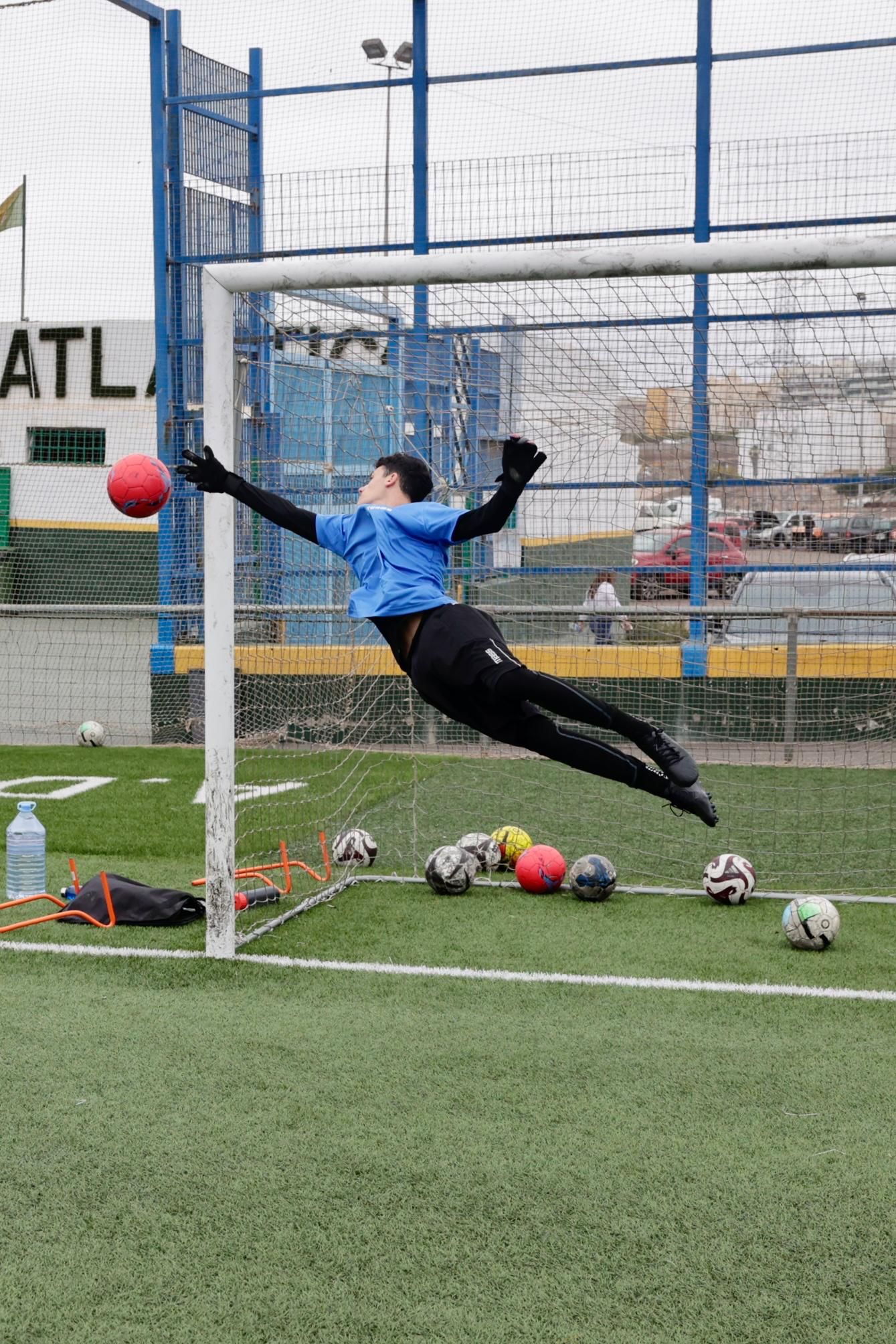 Así se entrena en el campus &#039;Más que Porteros&#039; con Javi Ortega