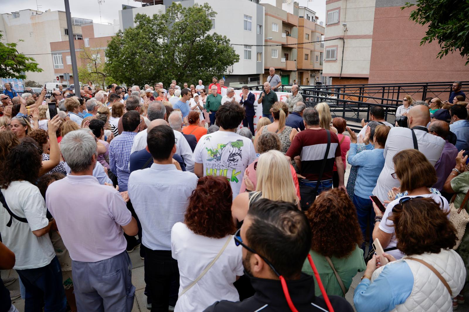 La visita de Teodoro Sosa al barrio de Las Torres, en imágenes