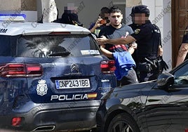 Imagen de uno de los detenidos tras la detención.