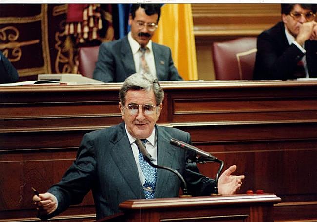 El recientemente desaparecido expresidente de Canarias, Manuel Hermoso