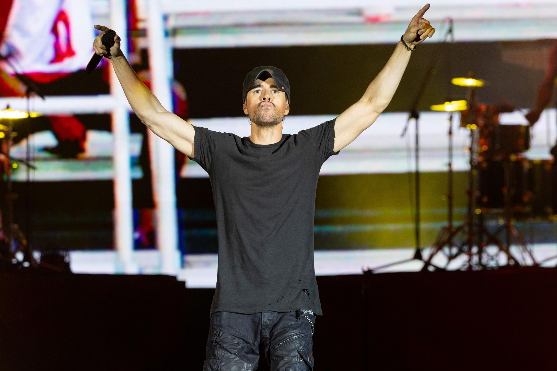 El Granca Live Fest vibra en su cierre con Emilia Mernes y Enrique Iglesias