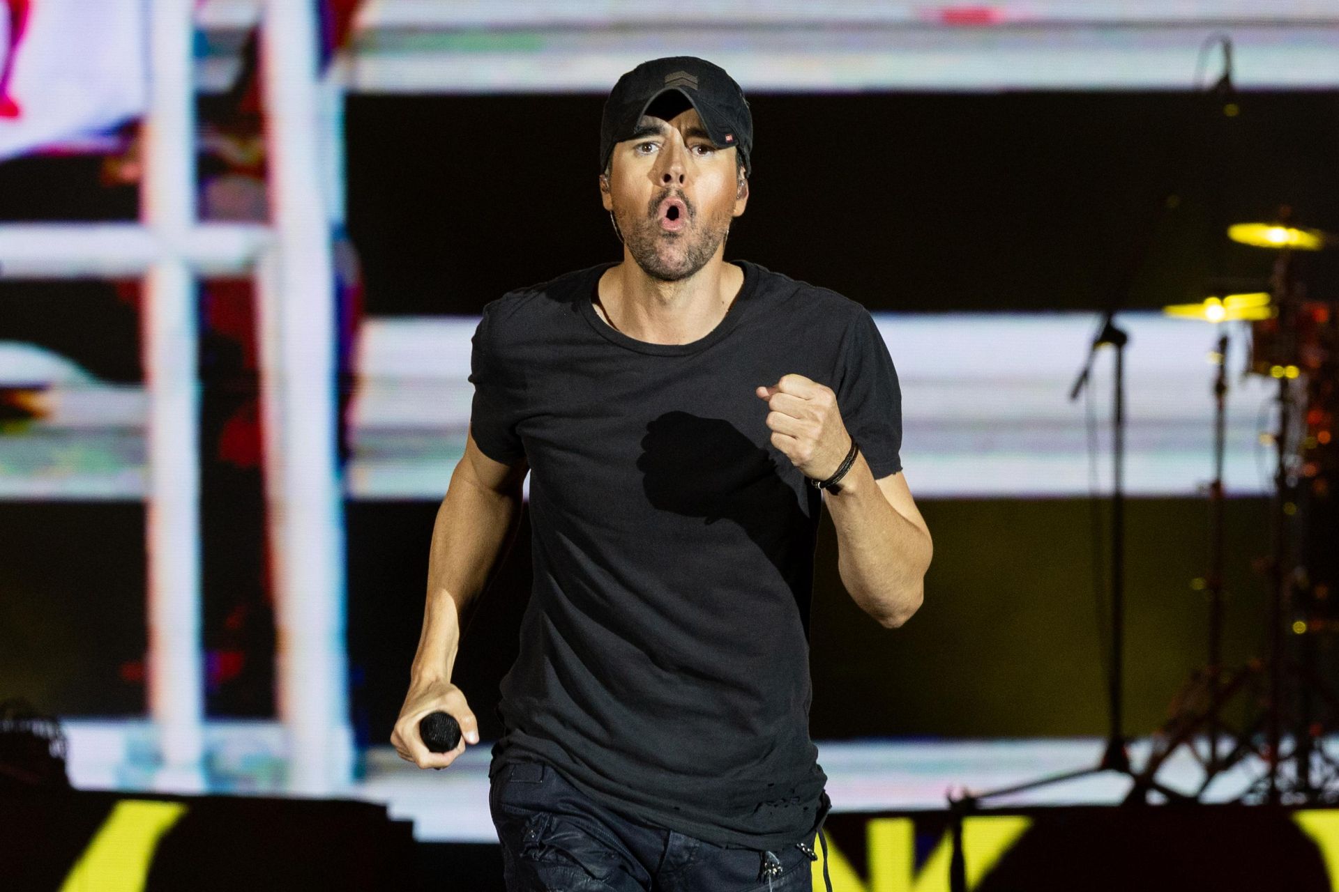 El Granca Live Fest vibra en su cierre con Emilia Mernes y Enrique Iglesias