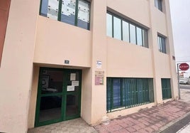 En este estado se encuentra el exterior de la Oficina de Educación en Puerto del Rosario.