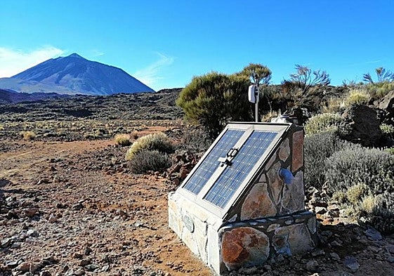 Estación sísmica del Instituto Geográfico Nacional (IGN) en las Cañadas del Teide, en Tenrife.