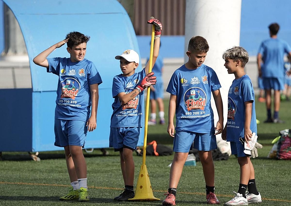 Imagen secundaria 1 - El CD Maspalomas Training, con la diversión para los niños a través del fútbol