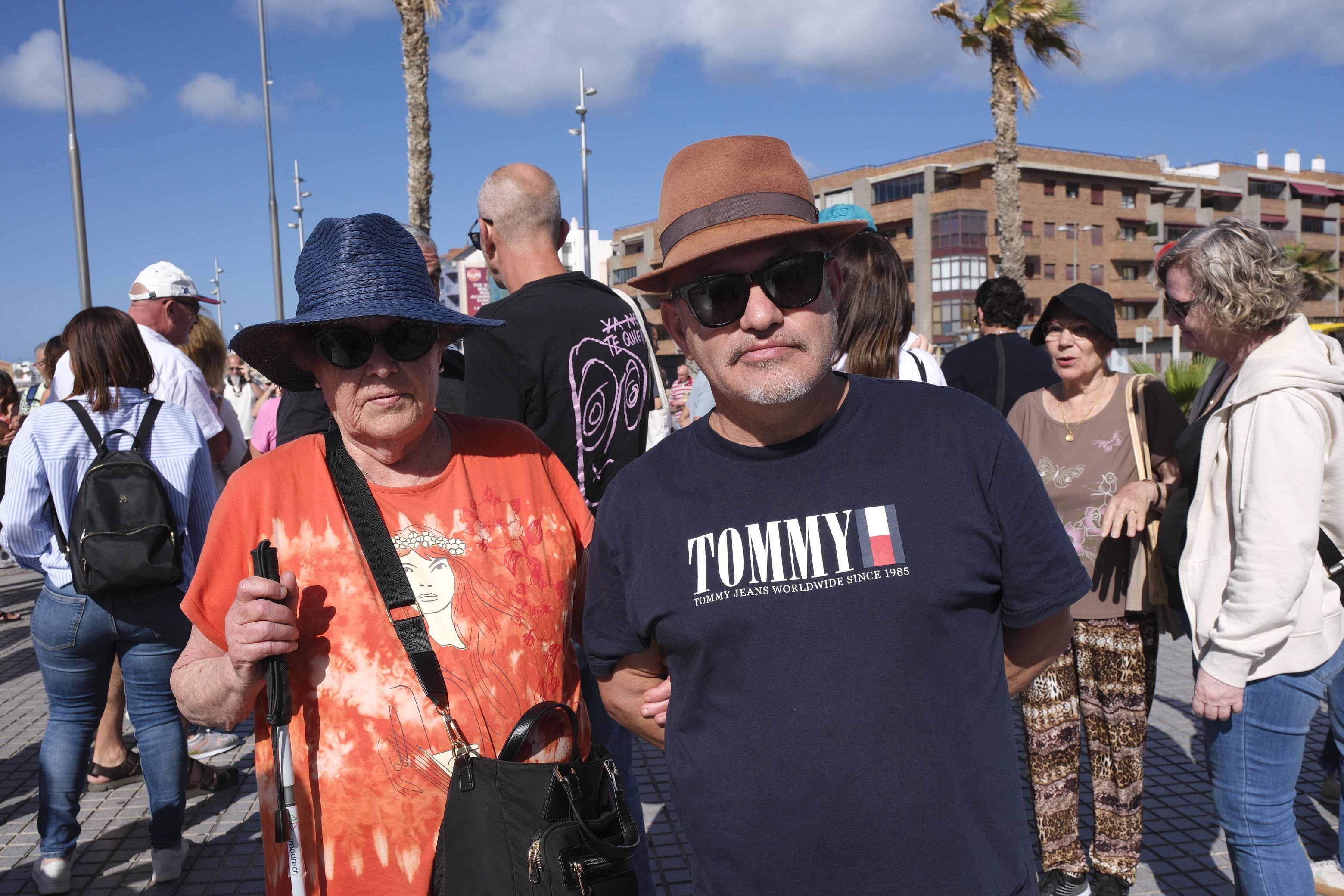 Los vecinos de Las Torres salen a la calle al grito de «nuestras casas no se tocan»