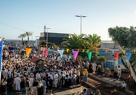 Vista general de la romería a la Virgen del Carmen.