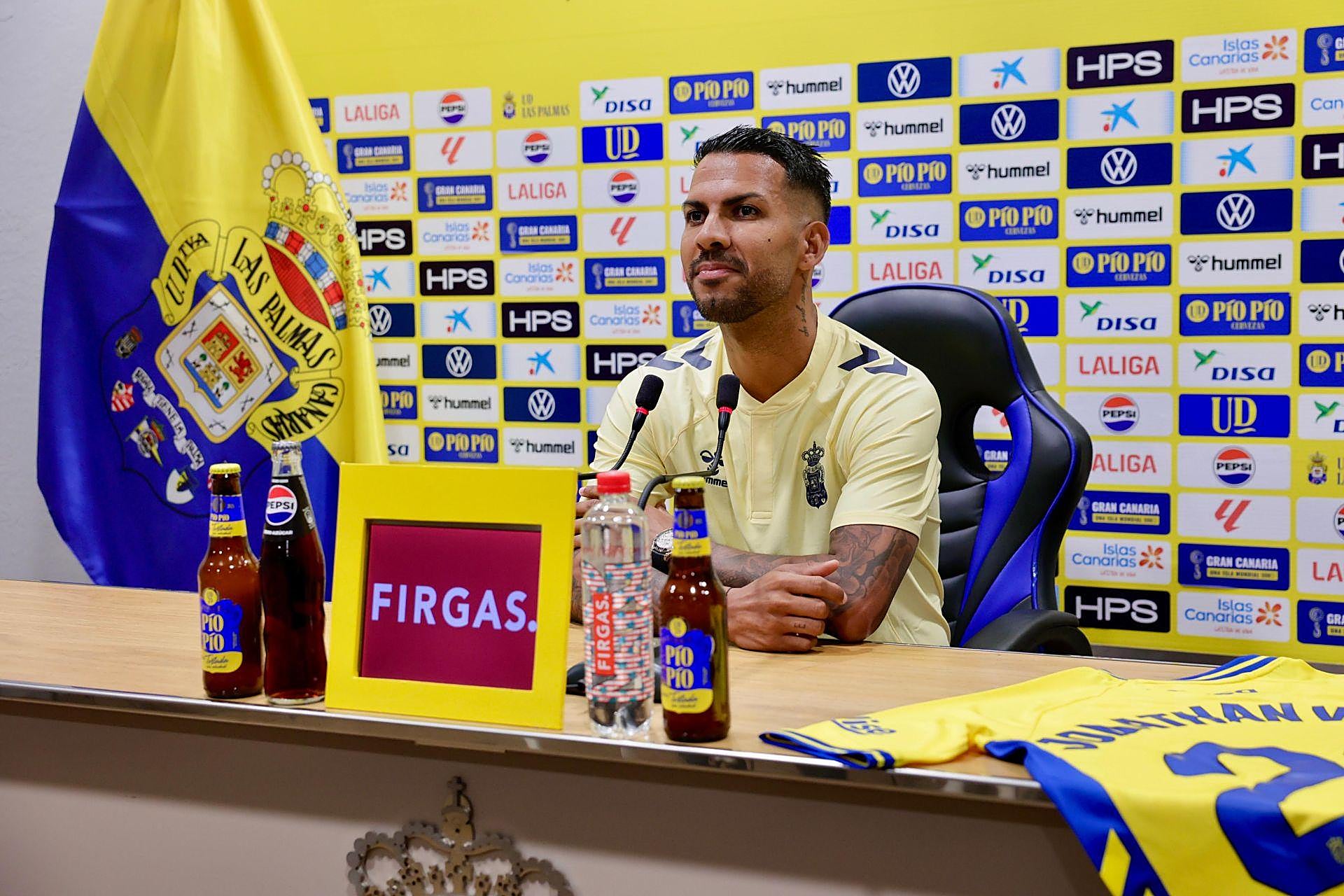 Jonathan Viera ya luce de nuevo el amarillo en su regreso a casa