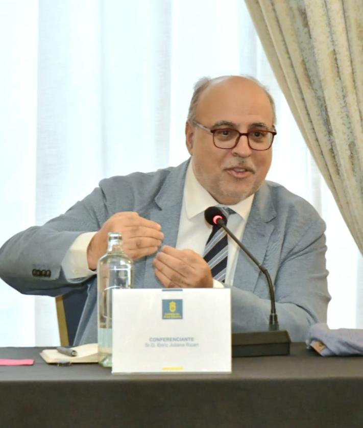 Imagen secundaria 2 - Morales y Juliana, en el ciclo 'Democracia y totalitarismo'