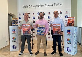 Juan Salán, el alcalde Juan Antonio Peña y el concejal Juan Martel.