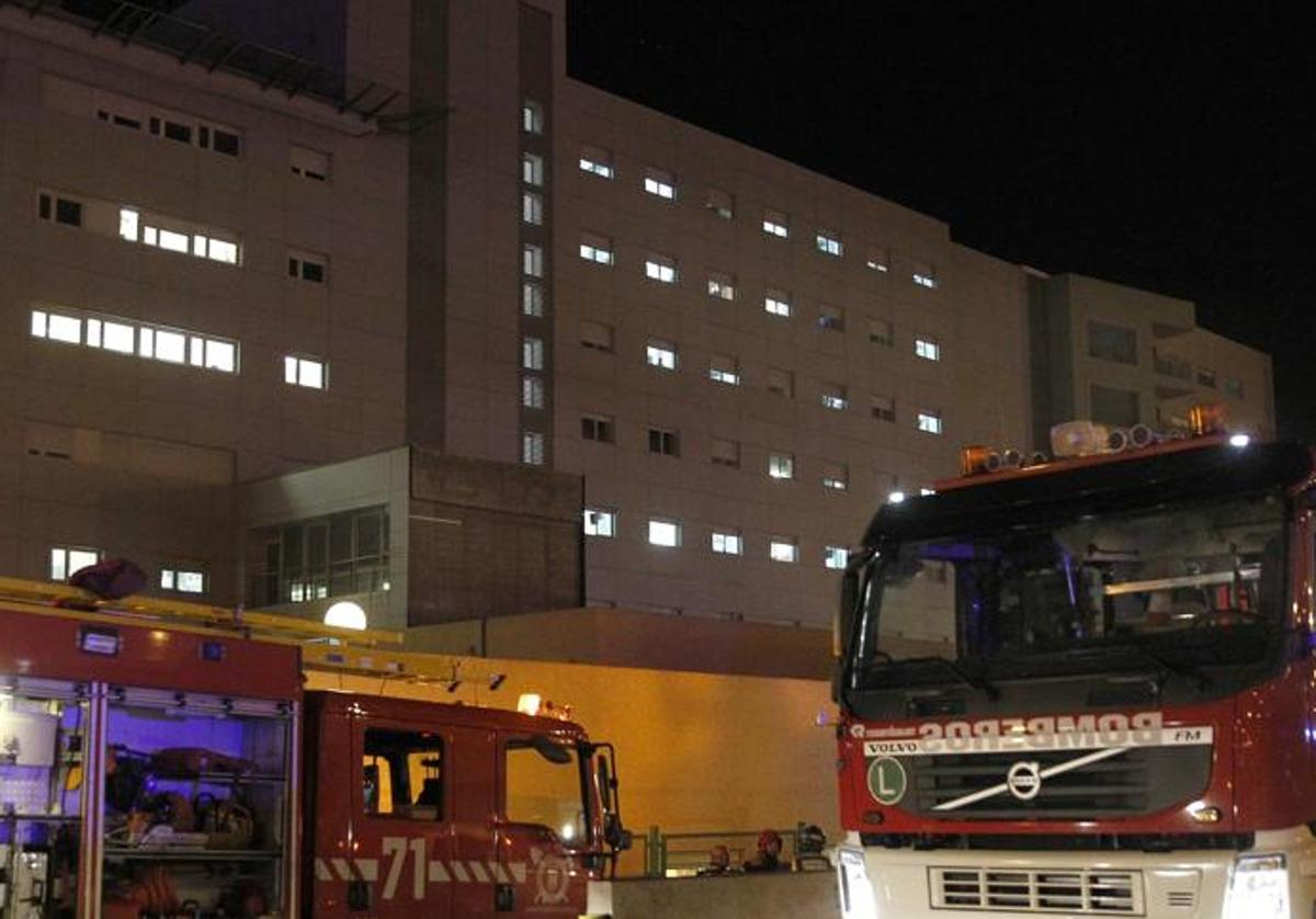 Tres heridos, dos graves, en un incendio en una instalación hotelera de Tenerife