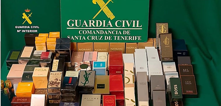 Material incautado por la Guardia Civil.