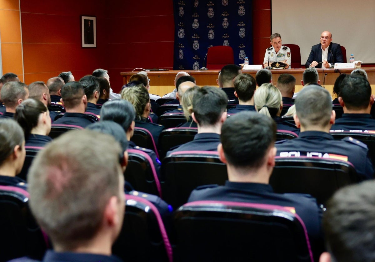 201 agentes de la Policía Nacional en prácticas para reforzar la seguridad en verano en Canarias