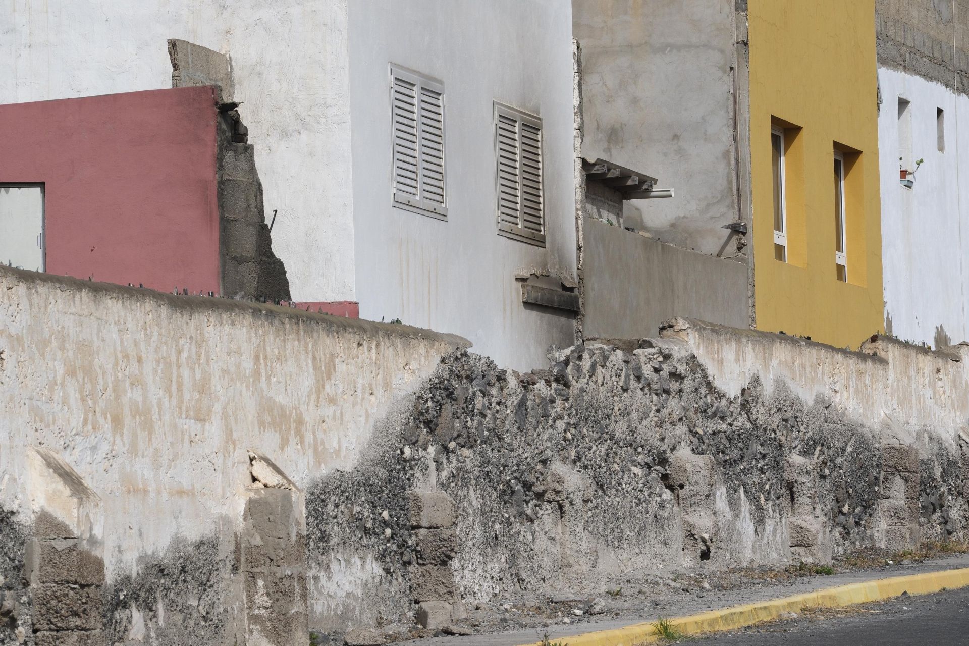 Prende fuego a una menor de edad en La Isleta
