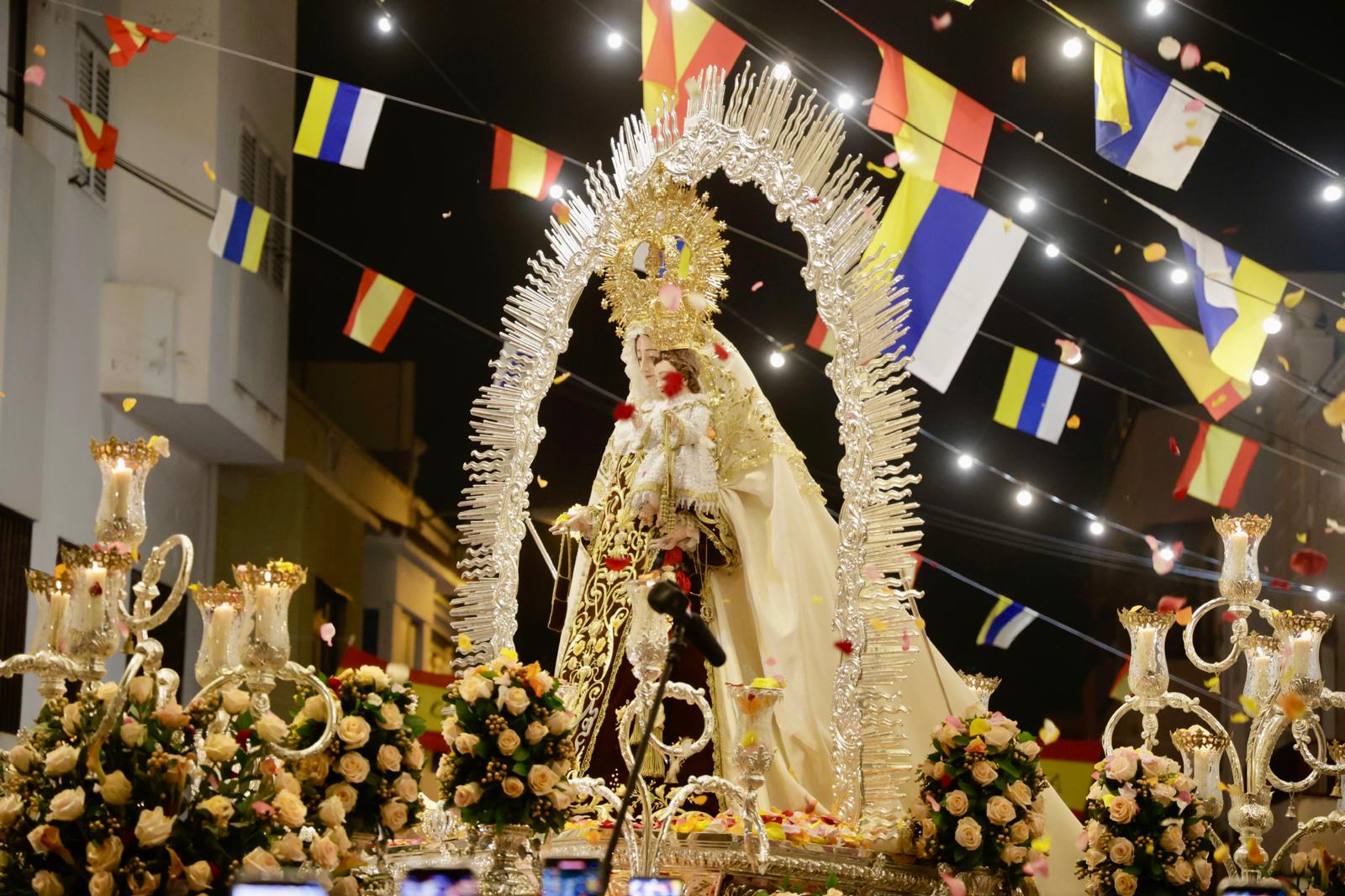 La Isleta se rinde con fervor y devoción a su Virgen del Carmen
