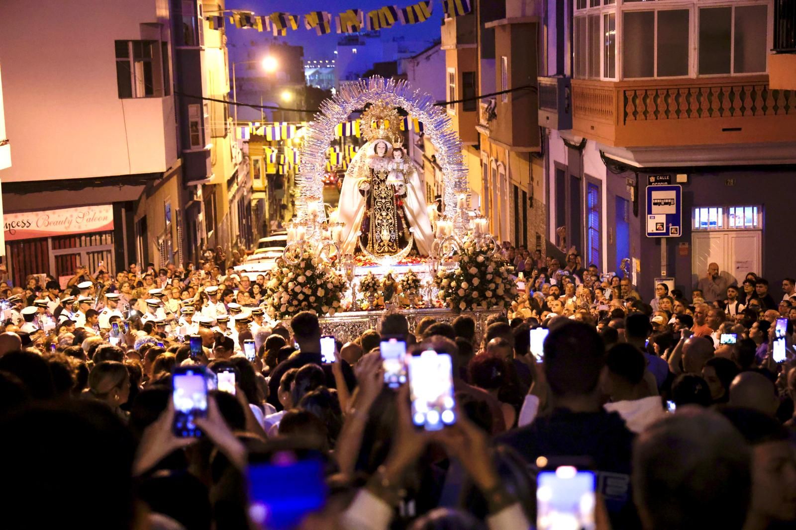 La Isleta se rinde con fervor y devoción a su Virgen del Carmen
