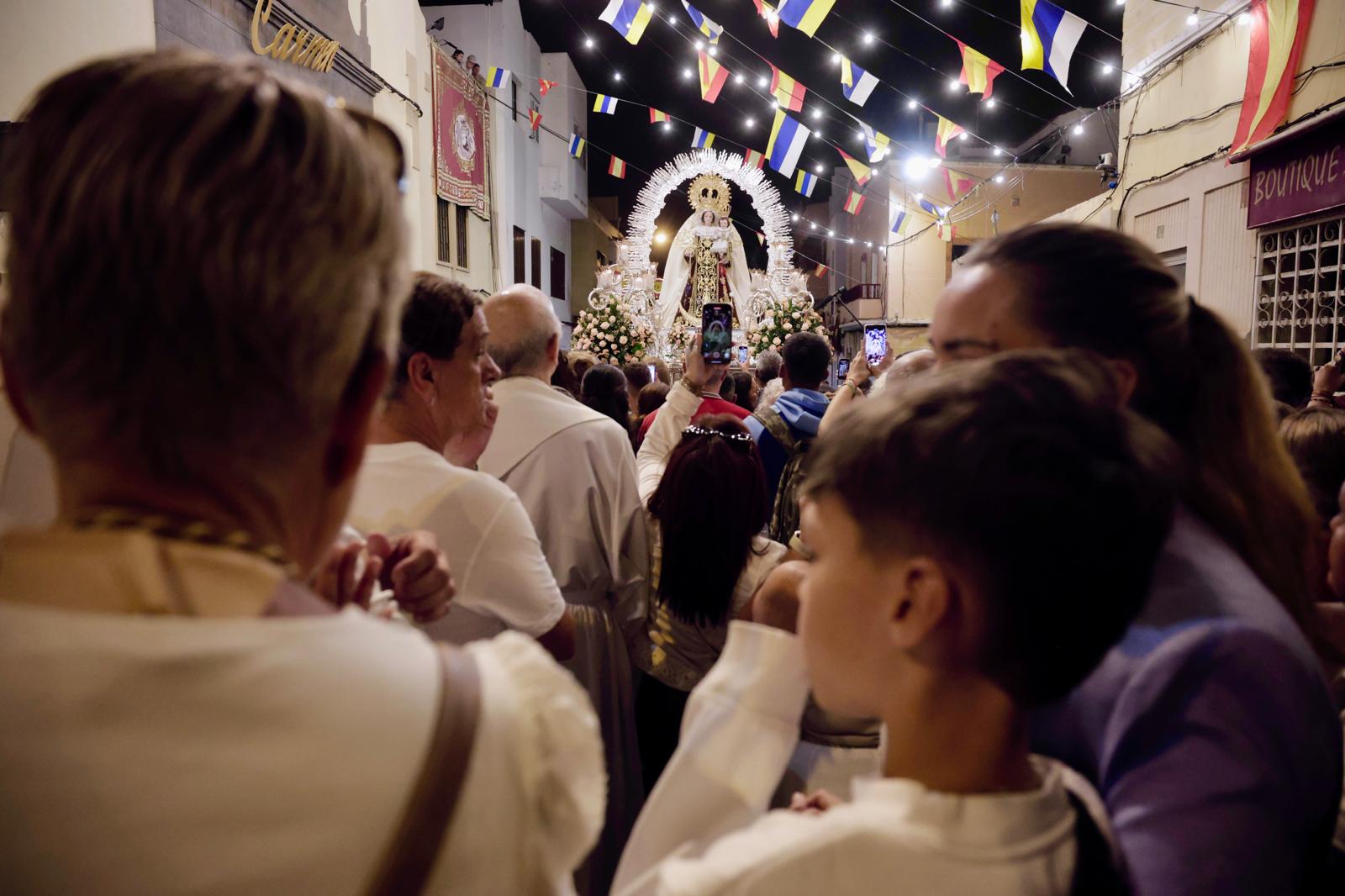 La Isleta se rinde con fervor y devoción a su Virgen del Carmen
