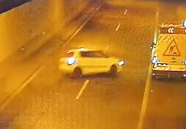 Las cámaras del túnel recogieron el momento en que el coche gira tras tirar él del freno de mano.
