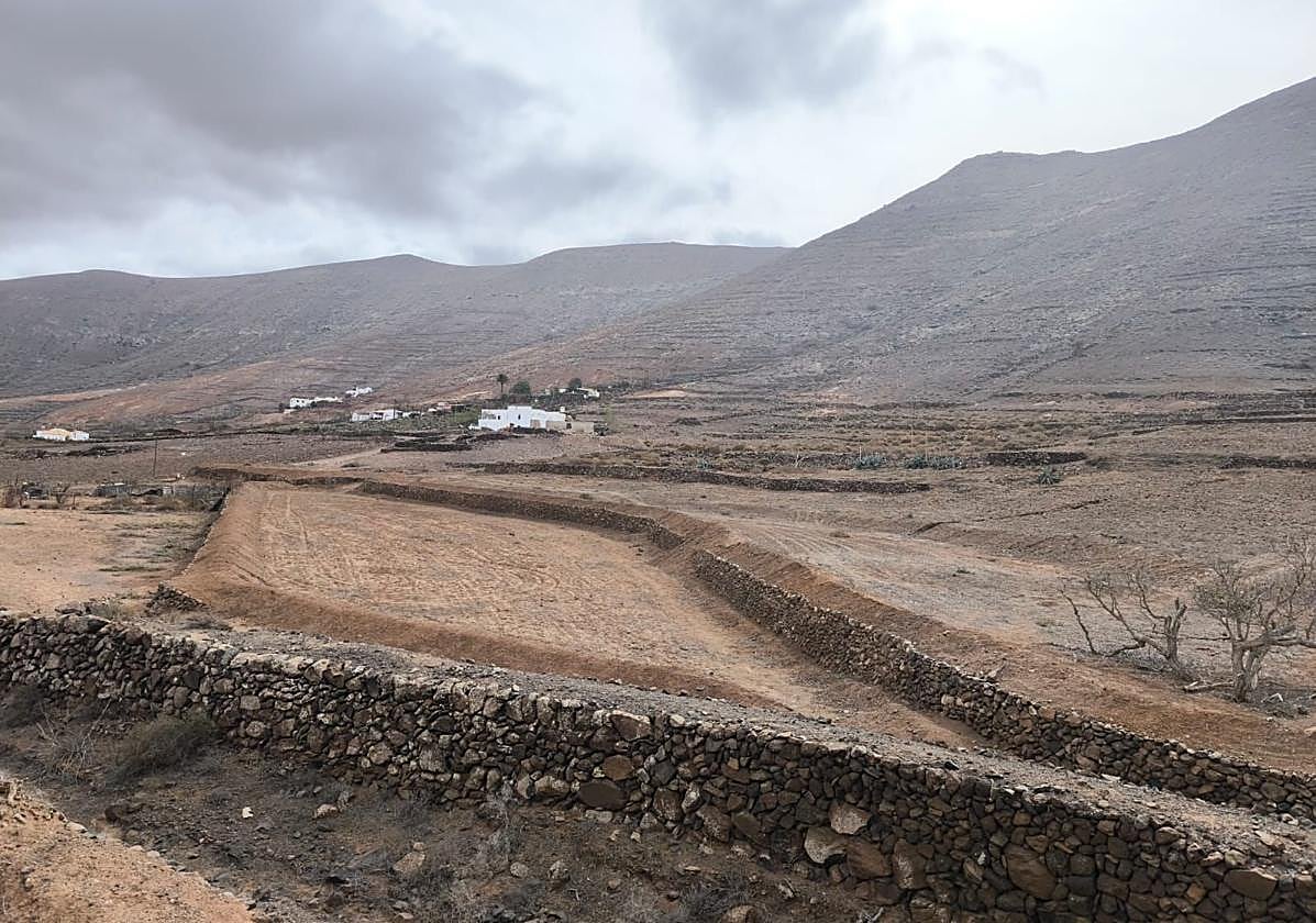 La actuación se centra en el paisaje rural de la Fuerteventura tradicional del municipio de La Oliva.