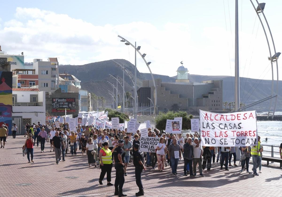 Las Torres no logra que Carolina Darias garantice que sus casas no se tiran