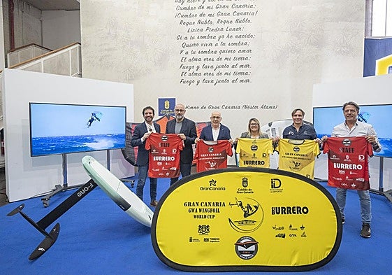 Las autoridades, ayer,en la presentacón del evento que acogerá Ingenio a inicios de agosto.