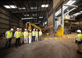 Un momento de la visita de los cargos públicos regionales, insulares y municipales por el Ecoparque Sur.