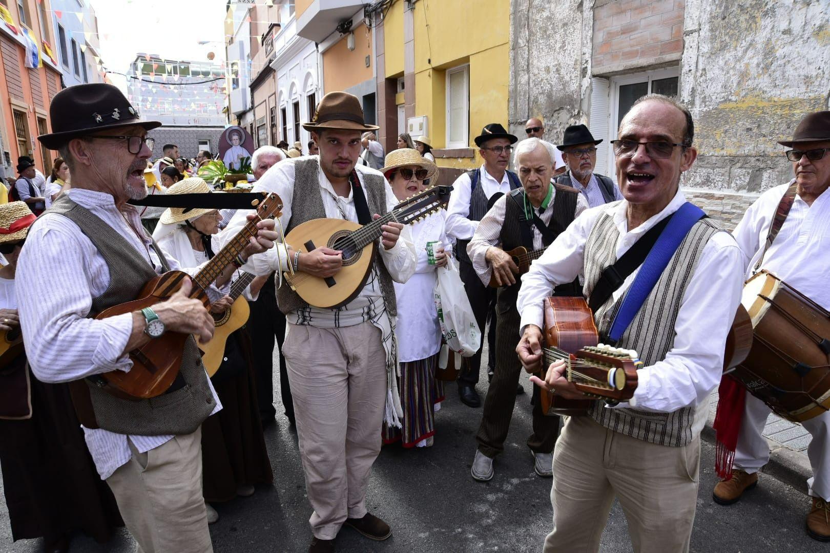 La romería de la Virgen del Carmen en La Isleta, en imágenes