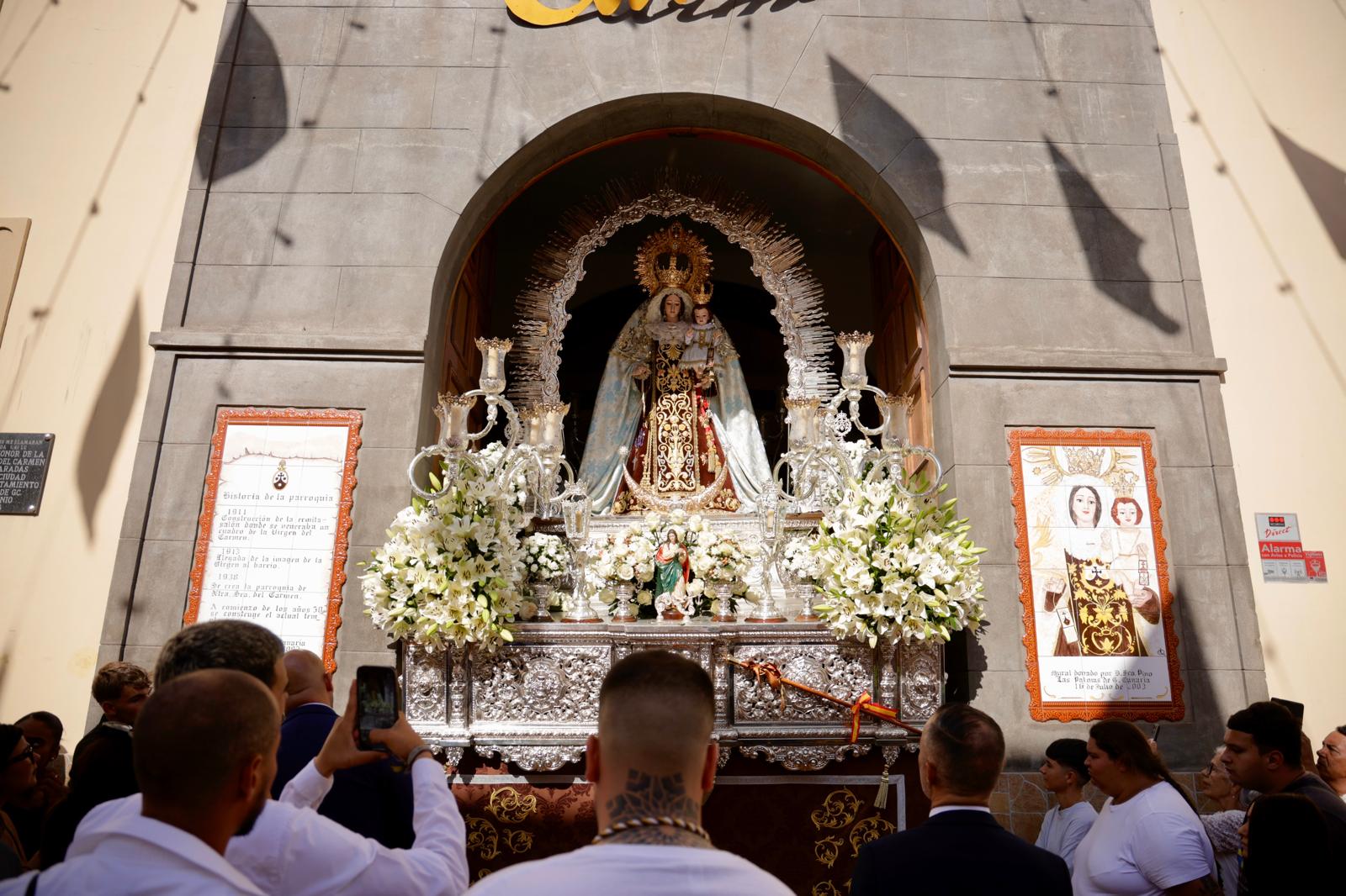 La Isleta se vuelca con la procesión marítima de la Virgen del Carmen
