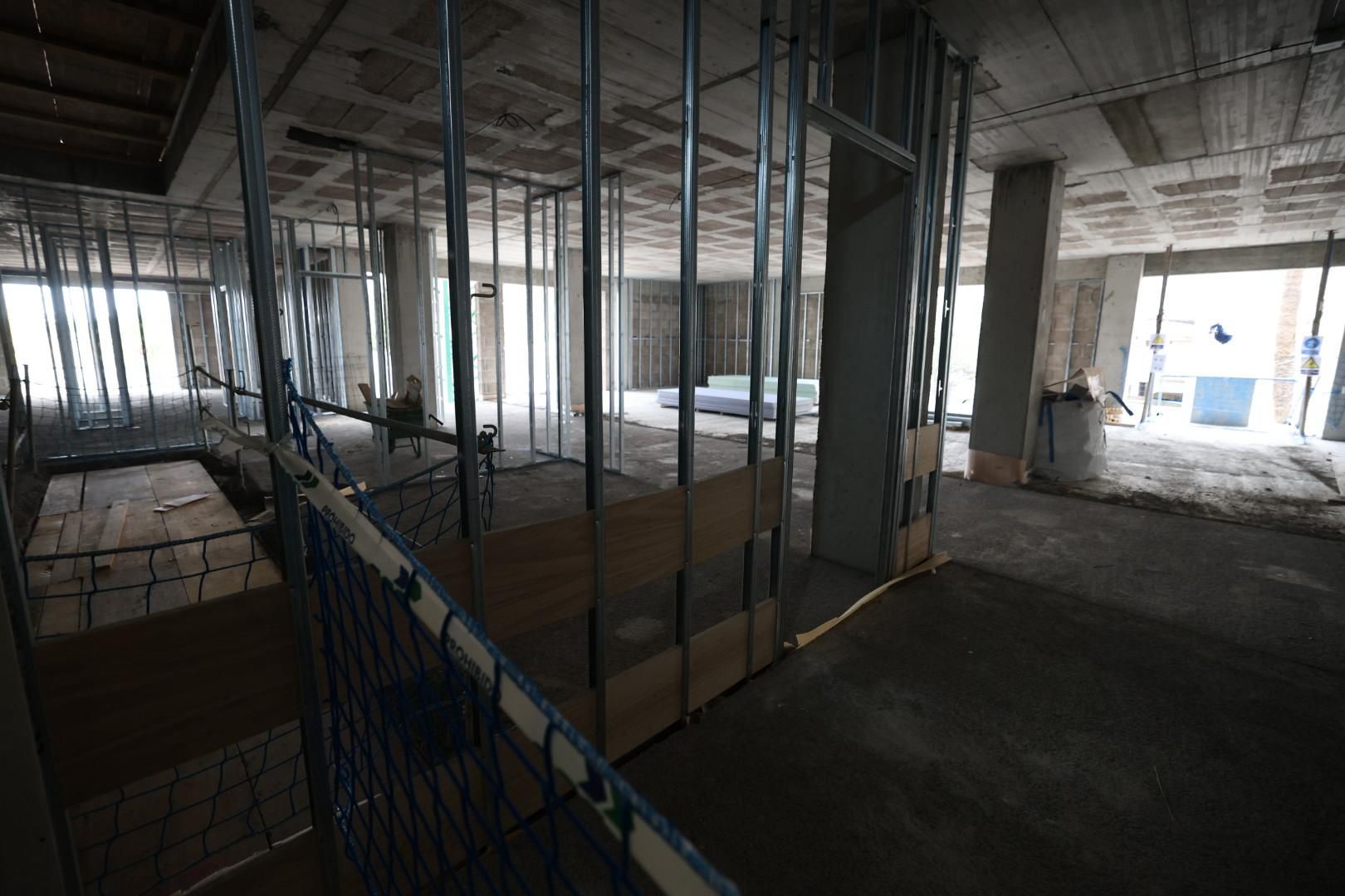 Fernando Clavijo y Esther Monzón visitan la nueva torre del Hospital Universitario Materno Infantil