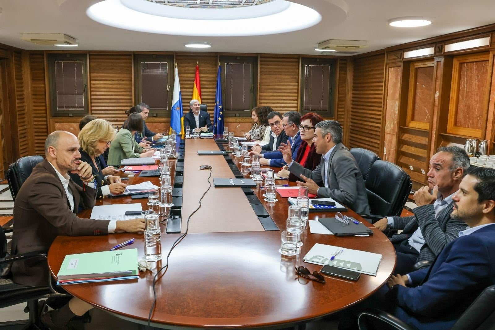 Canarias denunciará al Supremo que tras 116 días de su auto ningún menor ha salido de las islas