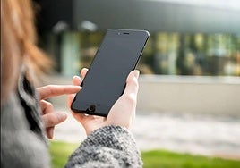 Imagen de archivo del uso del móvil.