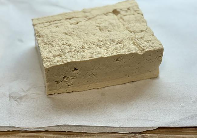 Escurrimos y secamos el tofu
