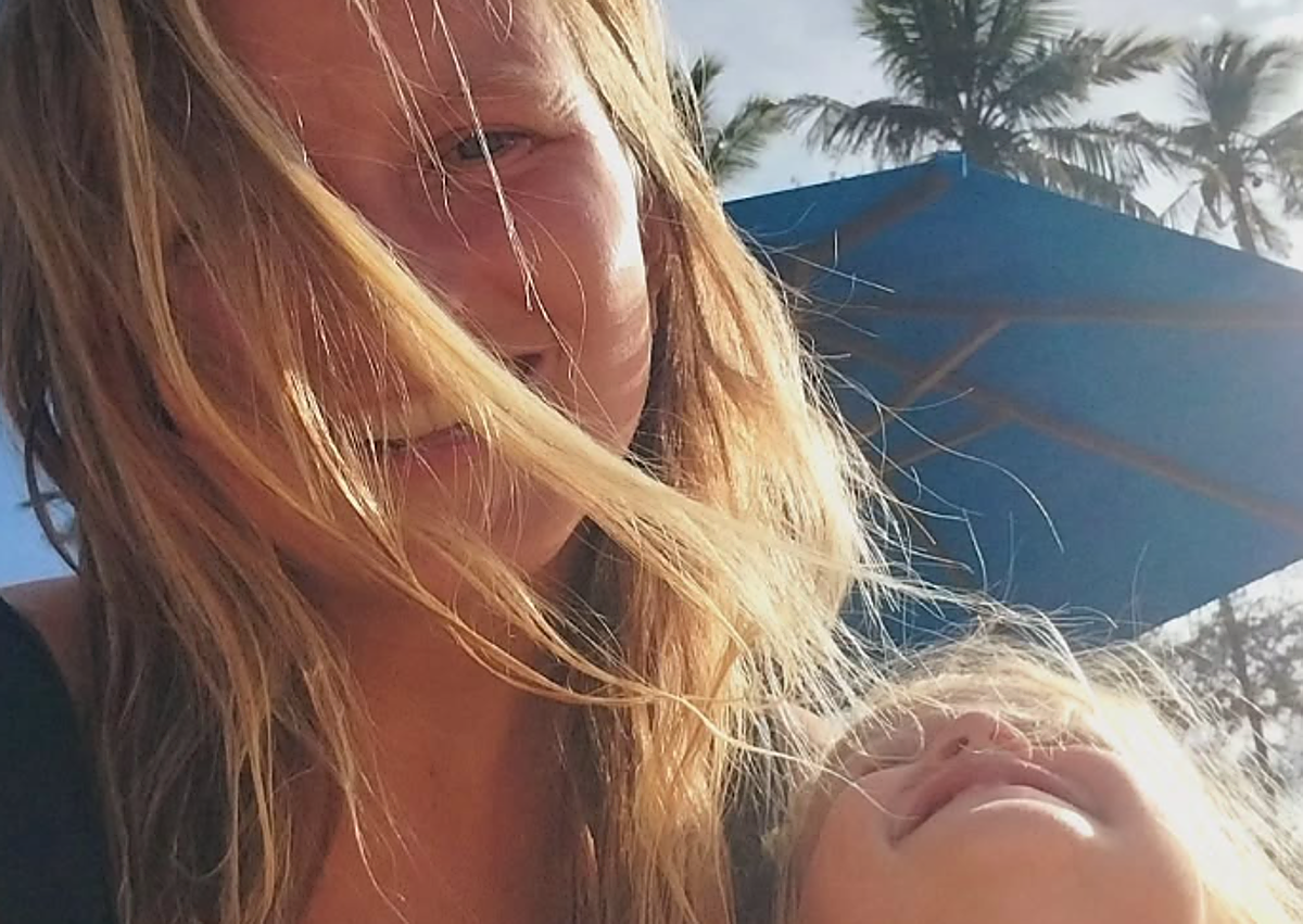 Imagen secundaria 1 - Imágenes que publica Jasmine Raeymaekers en sus redes sociales.