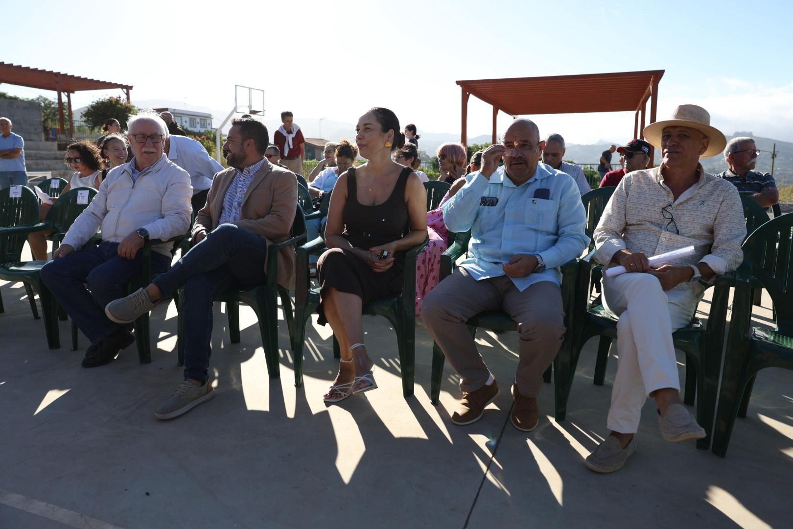 Momento en el que se descubrió la estatua en honor al abuelo de José Martí
