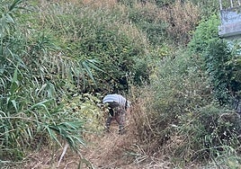 Imagen del hombre pillado intentando incendiar el monte de Moya.