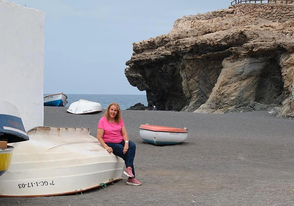 María del Pino, propietaria del restaurante La Jaula de Oro, también fue pregonera este año en las fiestas de San Juan, en Ajuy.