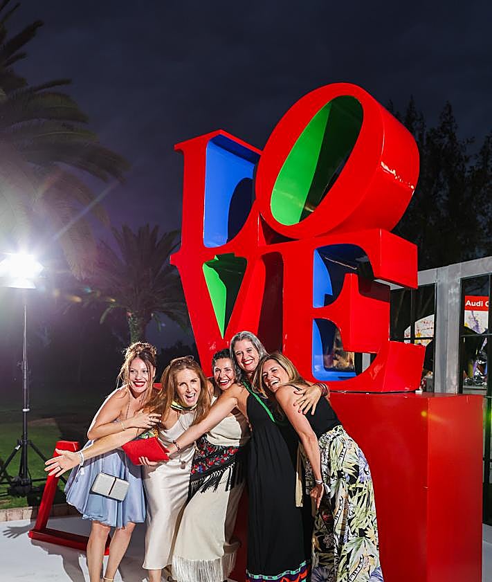 Imagen secundaria 2 - El arte conquista Maspalomas Golf en una nueva edición de Audi Golf Night by Mahou &amp; Lopesan