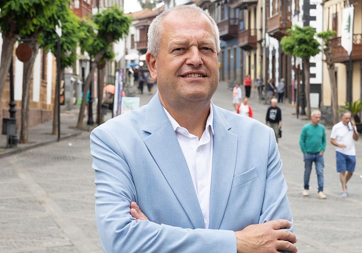 Imagen principal - Arencibia: «Estas primeras semanas al frente de la Alcaldía las definiría como duras e intensas»