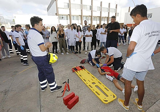 Foto de archivo de una práctica del ciclo de Emergenias Sanitarias en un centro de Lanzarote.