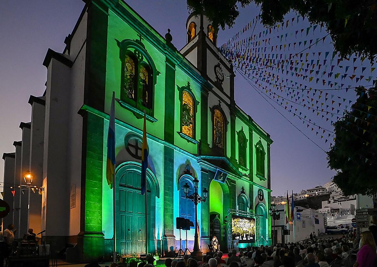Imagen secundaria 1 - Nacho González Oramas pregona las fiestas en Agaete, su casa y su «refugio de felicidad»