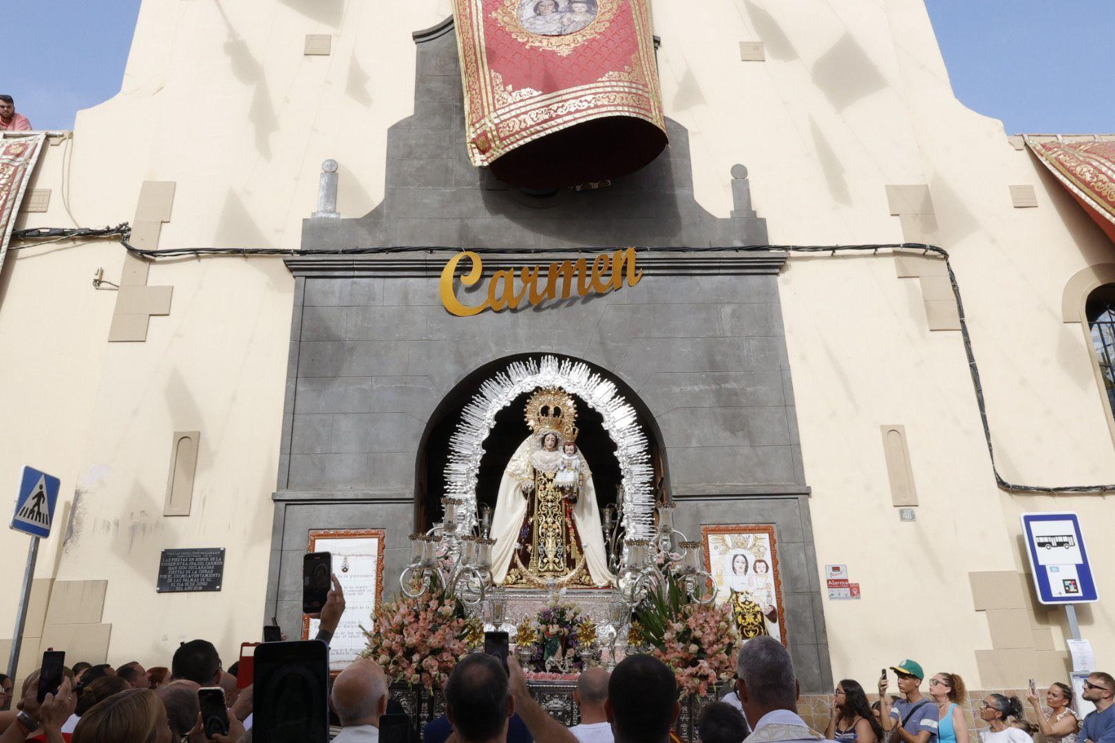 La Isleta volvió a echarse a la calle por la Virgen del Carmen