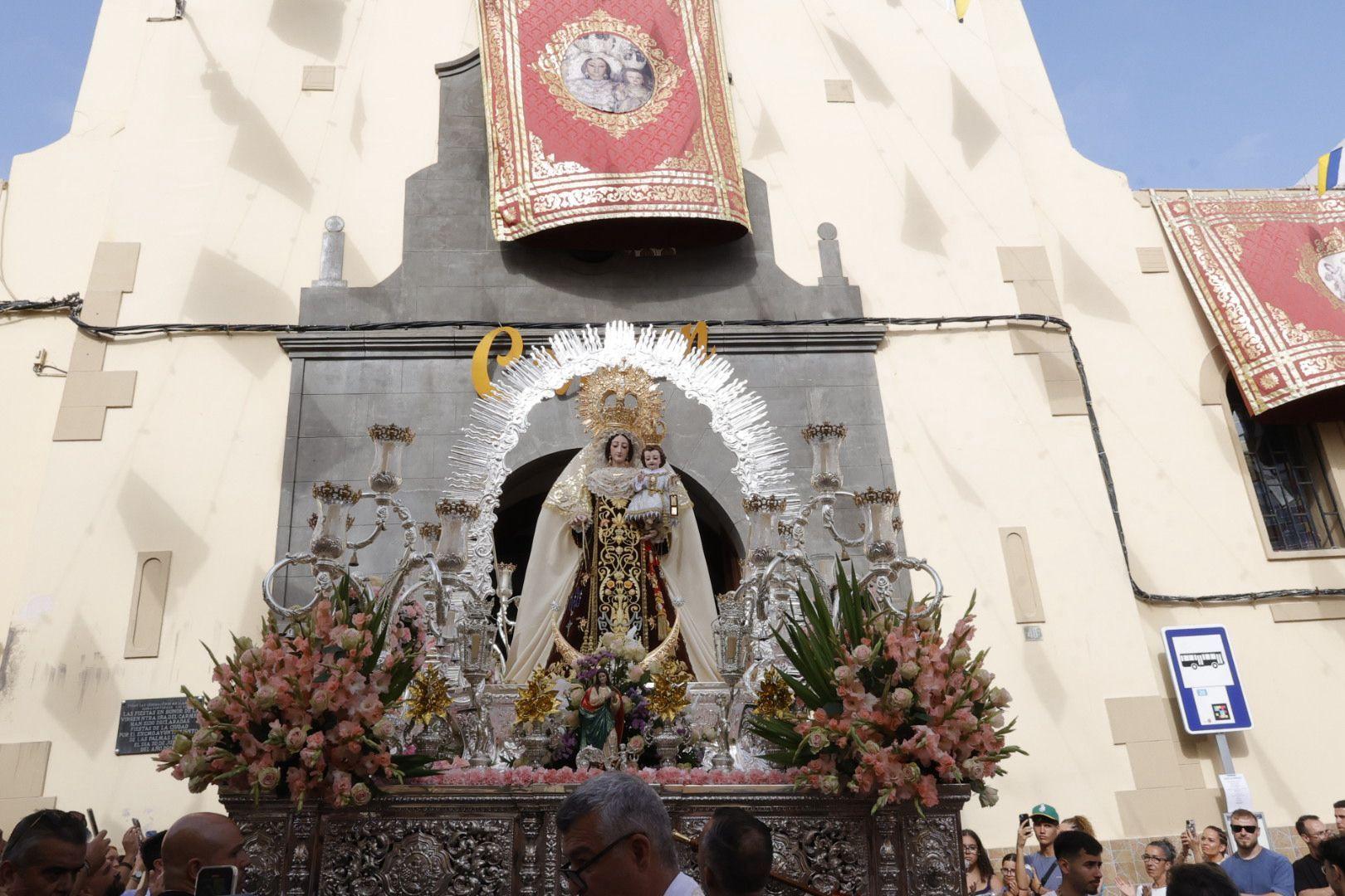 La Isleta volvió a echarse a la calle por la Virgen del Carmen