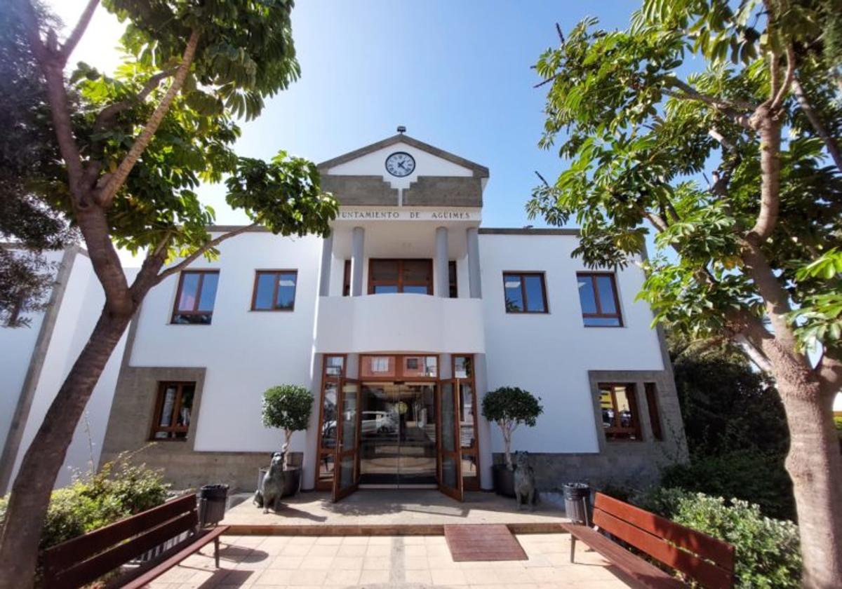 Imagen de la fachada del ayuntamiento de Agüimes.