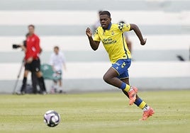 Cédric, de amarillo el verano pasado.