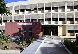 Fachada del CEIP Tomás Morales, en Carrizal.