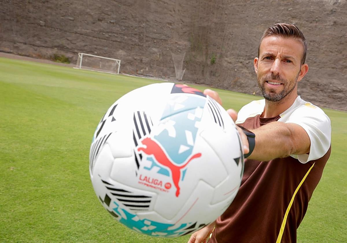 Luis García: «Se cambia al entrenador como si fuera un fusible. Es el negocio montado en el fútbol»