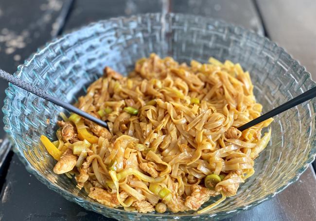Fideos de arroz, pavo y verduritas