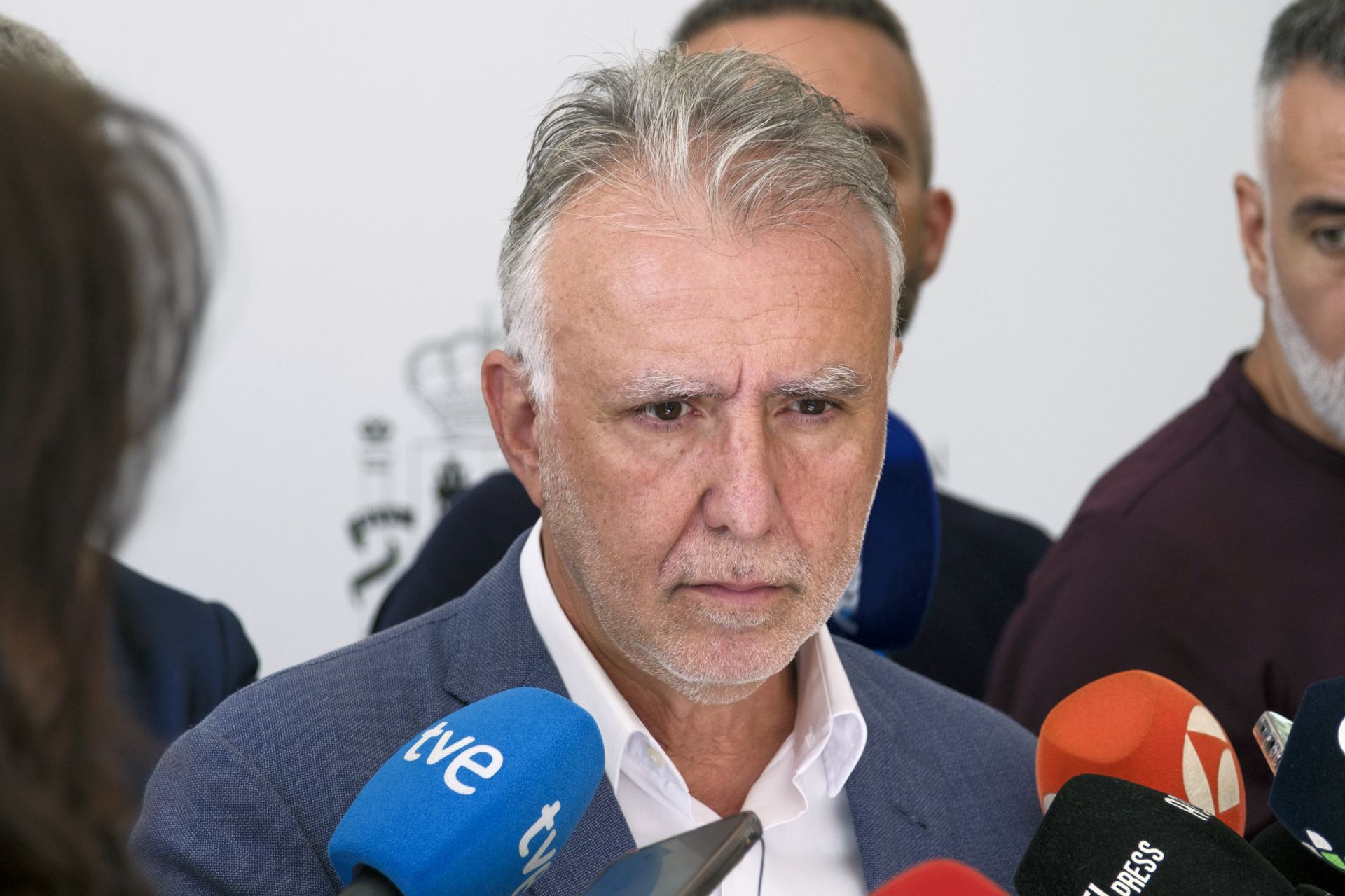 El ministro de Política Territorial, Ángel Víctor Torres, atendiendo a los medios tras la reunión mantenida este jueves en Las Palmas de Gran Canaria.