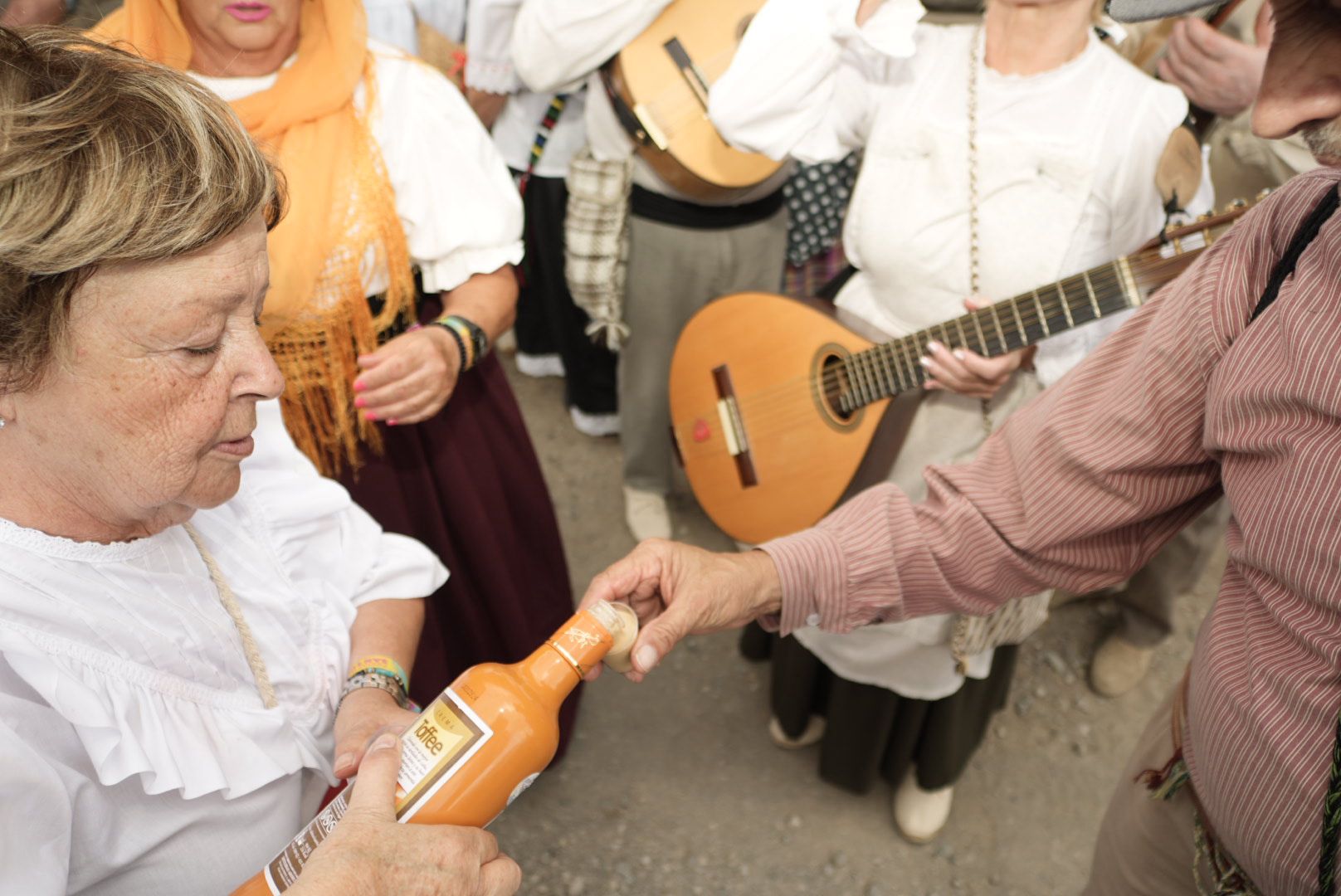 Carretes y romeros por el Camino Viejo de San Lorenzo
