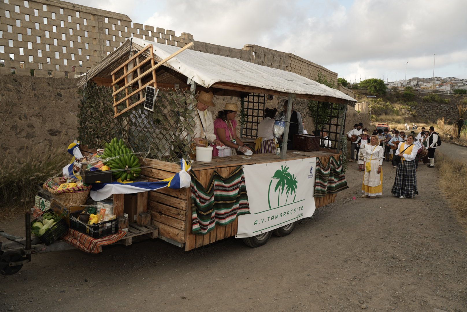 Carretes y romeros por el Camino Viejo de San Lorenzo